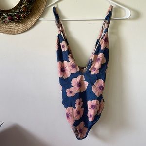Acacia Bahia One Piece Blue Hibiscus $200P/$175V